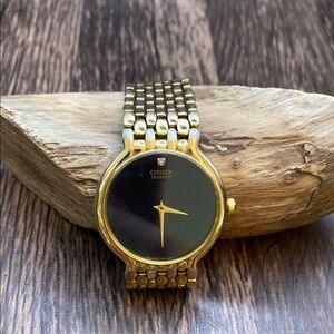 Vintage Citizen Gold and Black Men's Watch